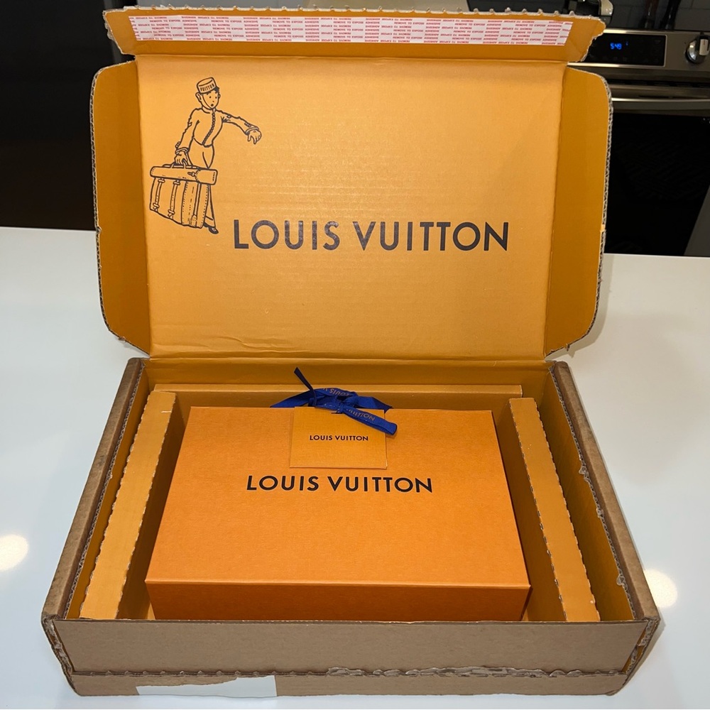 Louis Vuitton Pop My Heart Pouch In Bubblegum Pink - Picture 14 of 14